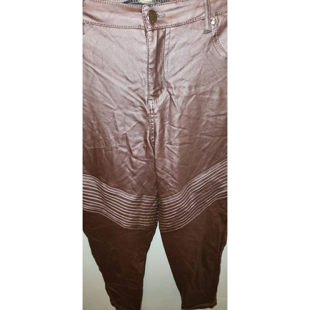 Like An Angel  Pants - Picture 4 of 5
